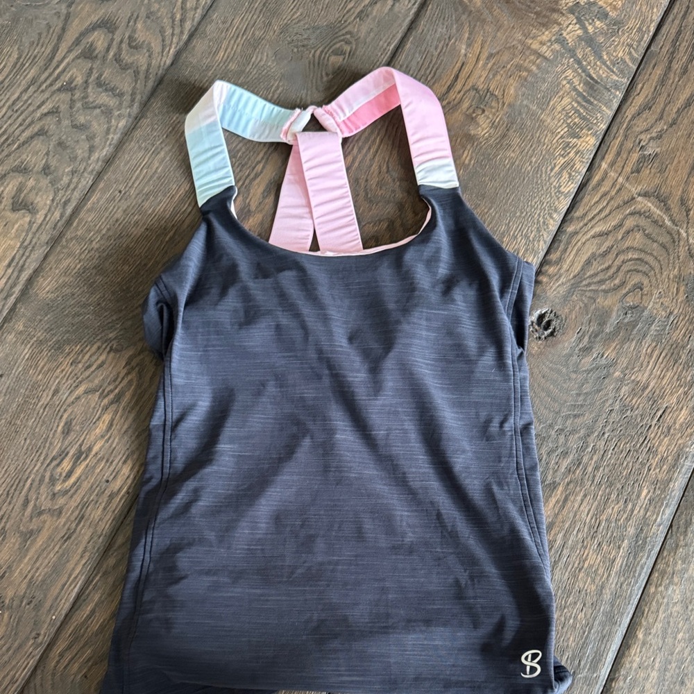 SET - SOFIBELLA Athletic Tank with Pink Skort LIKE NEW - Picture 2 of 4